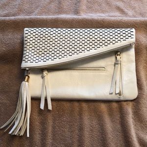 Urban expressions white clutch